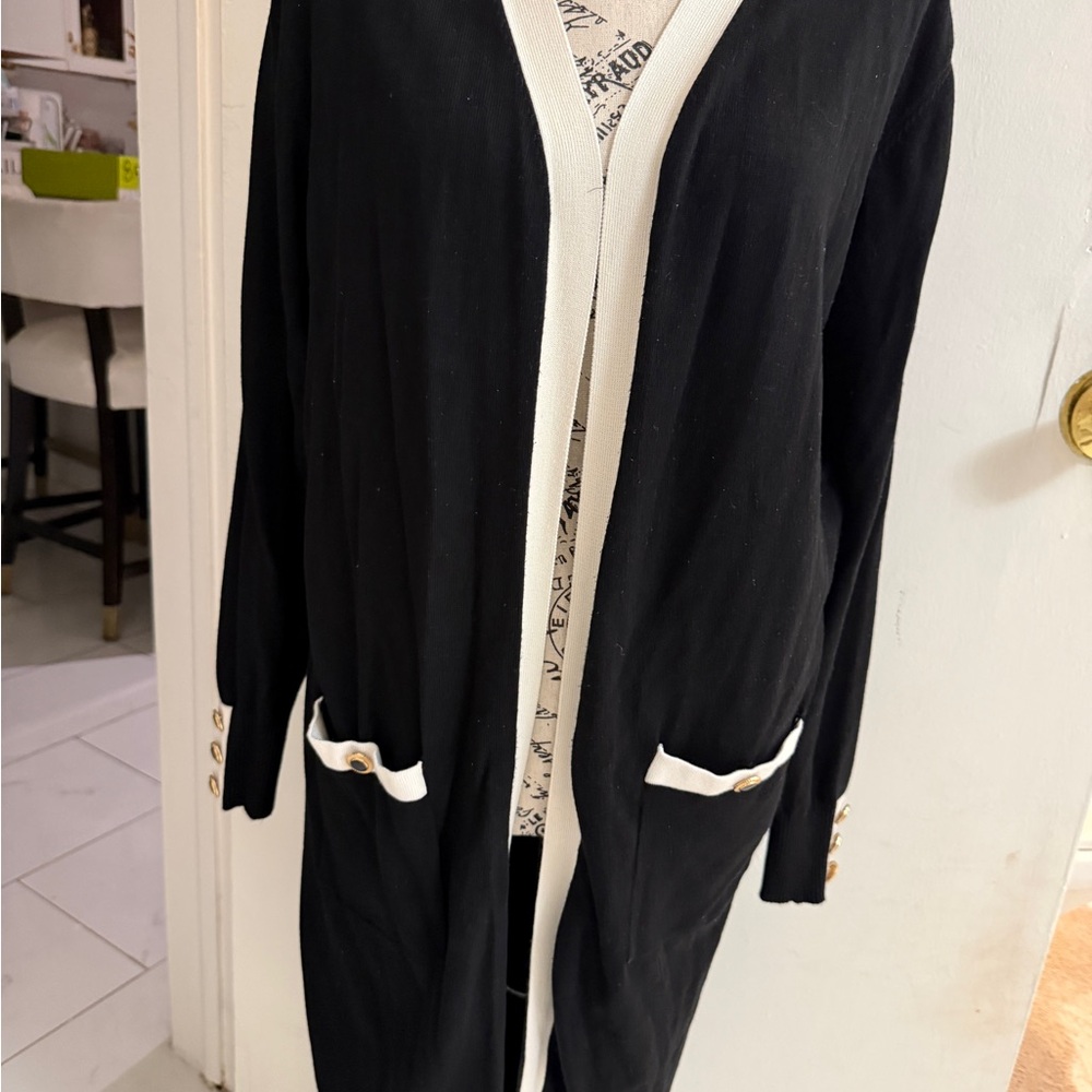 Chic Black and White contrast  Women's Cardigan